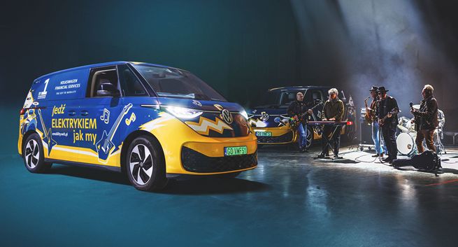 Elektryczne Gitary śpiewają „Jedź elektrykiem jak my!" w reklamie Volkswagena