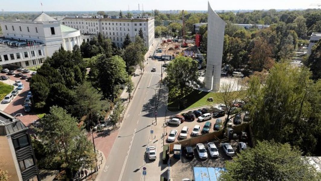 Sejm stawia barierę przy Wiejskiej. Ponad dwumetrowe ogrodzenie kosztować będzie potężne pieniądze