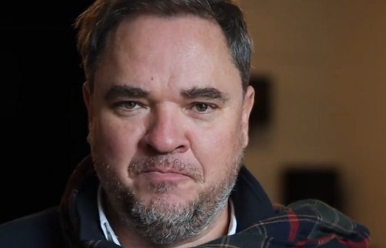 „Małe Charaktery” wycięły z opowiadania Grzegorza Kasdepke wątek o uchodźcach, pisarz pozwie za „przemyślany akt cenzury”