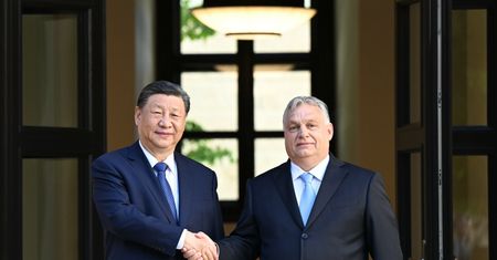 Orban blisko Pekinu. Podpisano aż 18 umów