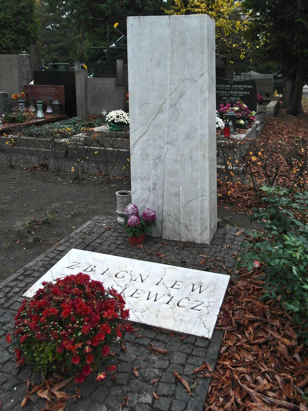 Europa, Warszawa, grób, miejsce spoczynku, grobowiec, artysta, znicze, historia, aktor, grób Zbigniewa Zapasiewicza, reżyser, Teatr, Zbigniew Zapasiewicz