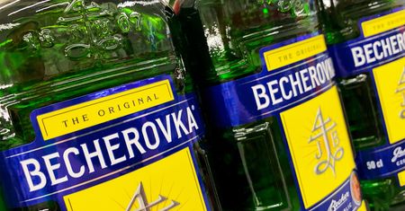 Polski gigant spożywczy kupuje czeską Becherovkę. "Umocnienie pozycji"