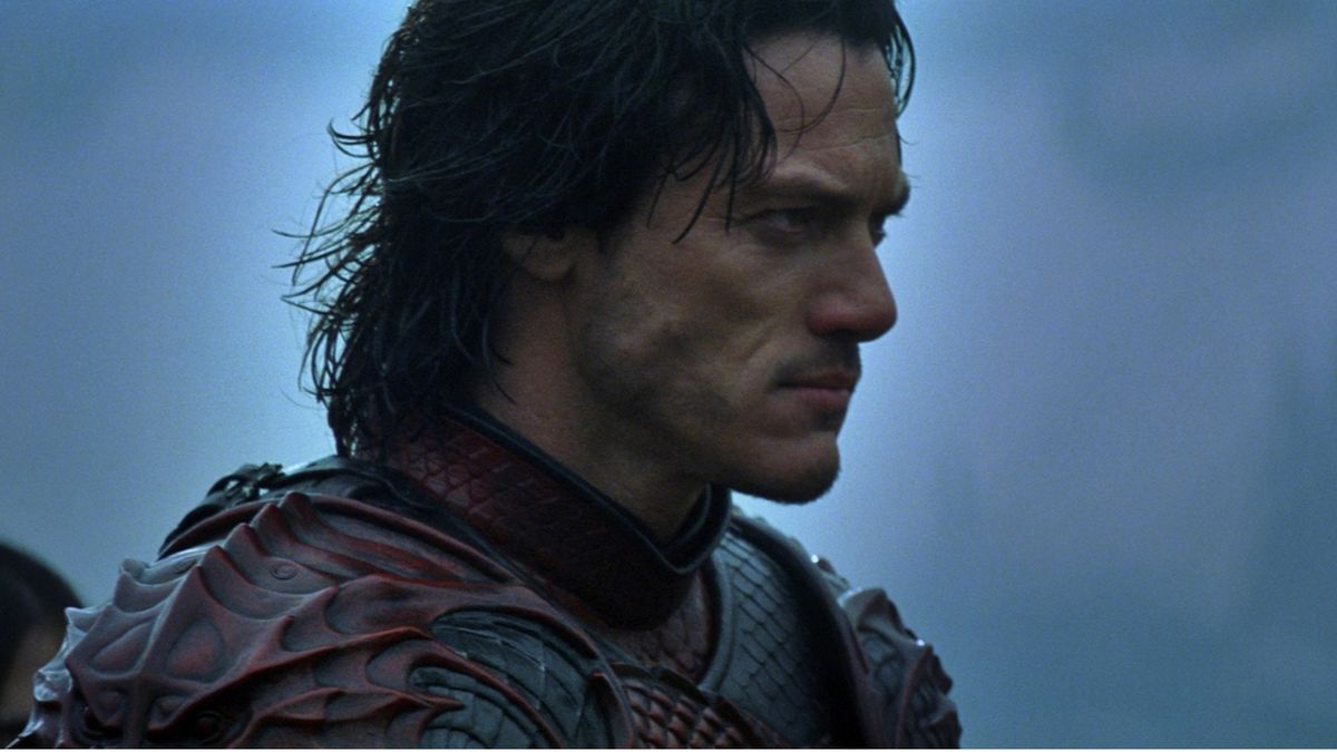 Luke Evans jako Vlad w „Dracula: Historia nieznana”