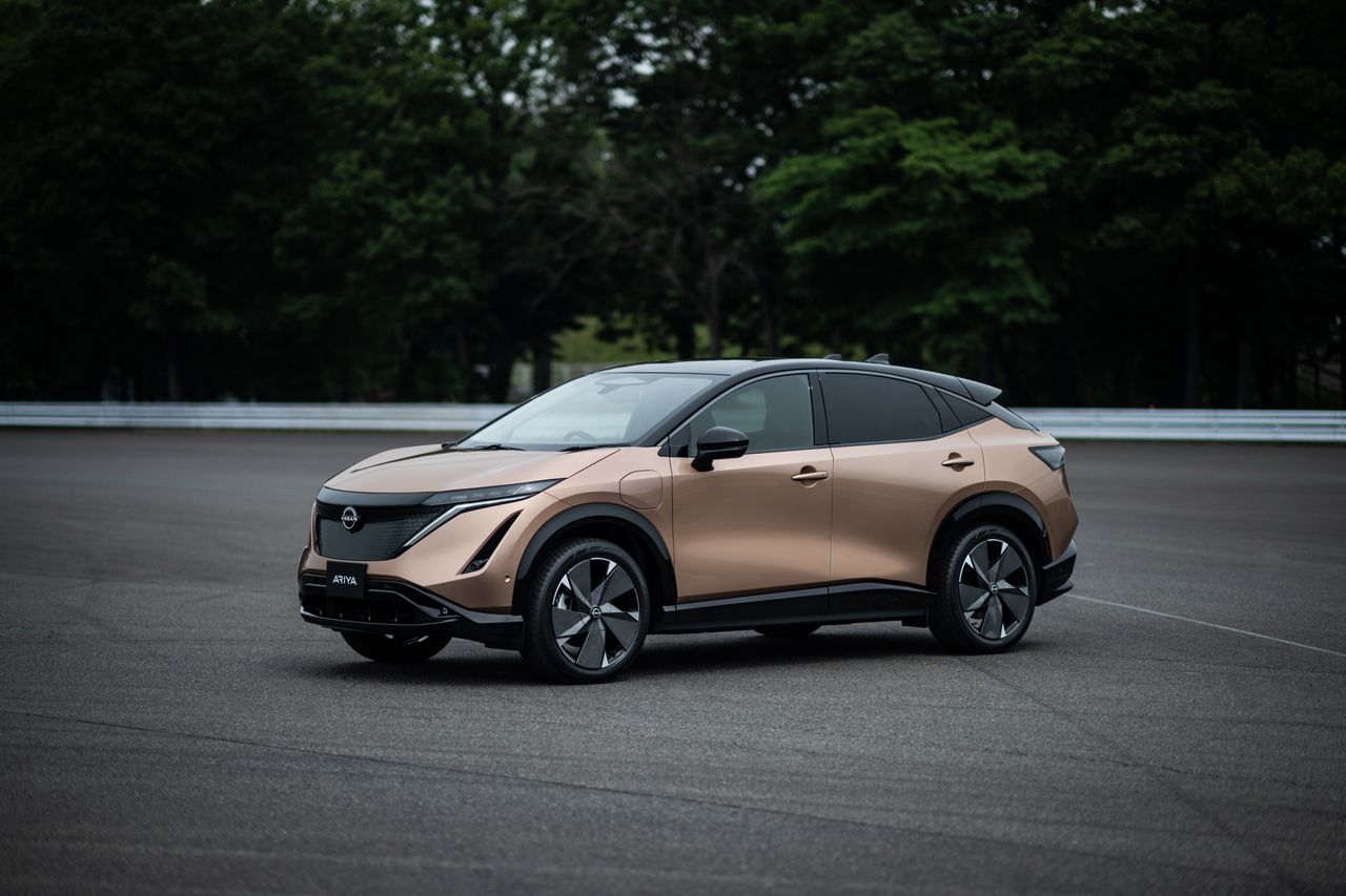 Nissan Ariya stylistycznie przypomina koncept, który został pokazany na Tokyo Motor Show