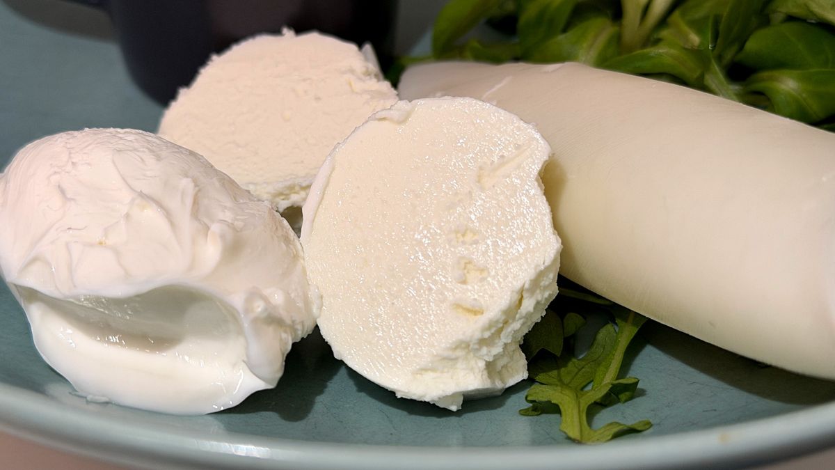 Kozi nabiał jest ciekawą i praktyczną alternatywą.