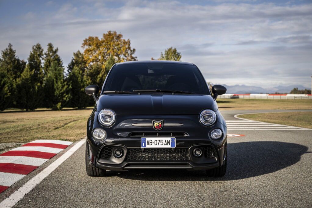 Ostatni spalinowy Abarth. Włosi świętują 75-lecie i żegnają się z legendą