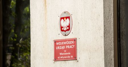 W piątek urzędy mogą być zamknięte. Pracownicy odbierają dzień wolny za 1 maja