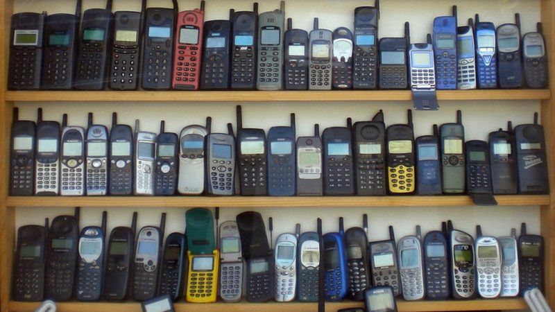 Potrzebujemy telefonu komórkowego czy smartfona?