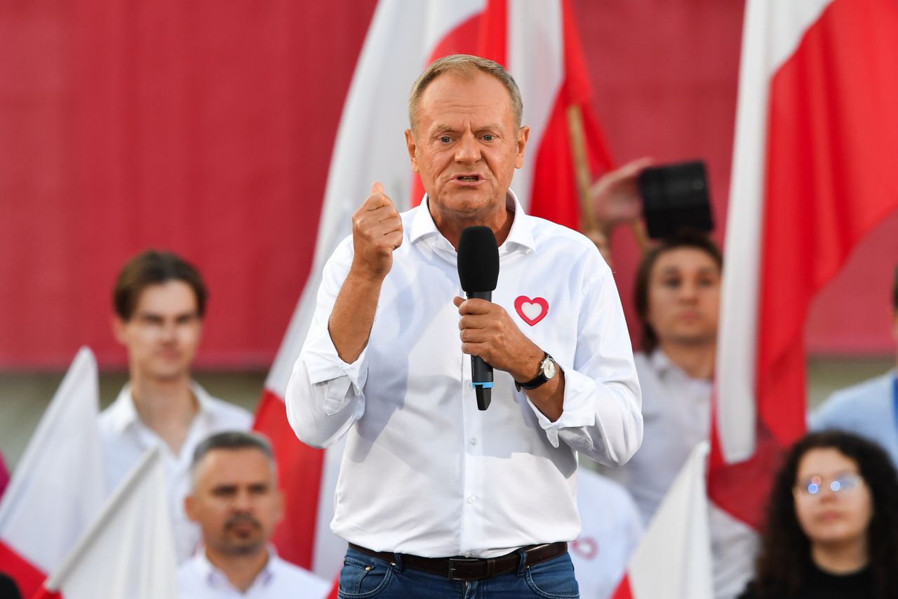 Wiceminister w szpitalu. Tusk kpi z niego na wiecu