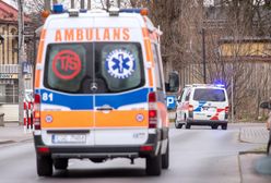 Jechał pijany ambulansem do pacjentów. W kabinie walały się butelki po wódce