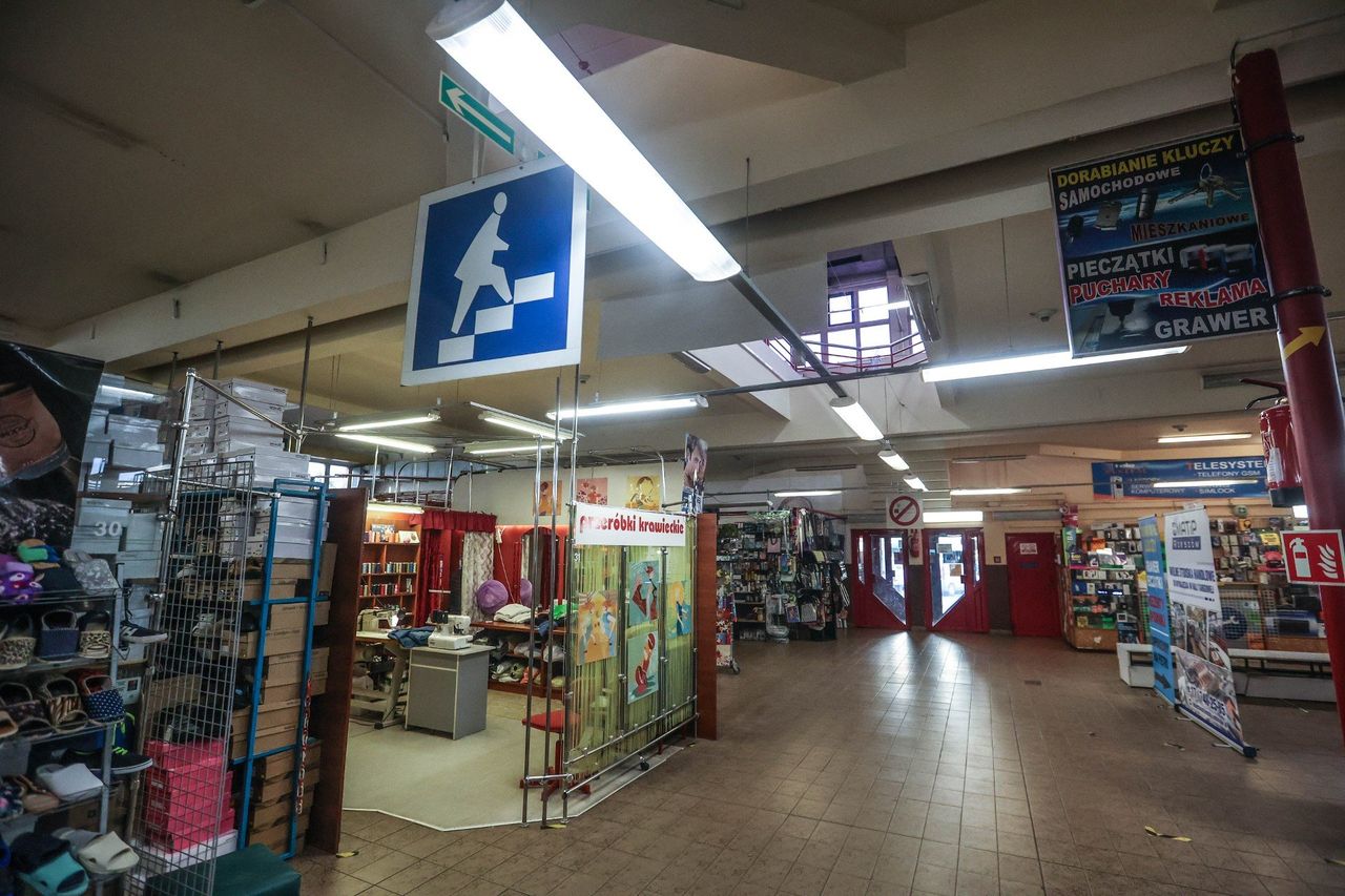 Rzeszów: Hala targowa na razie bez rewitalizacji. A ratusz zachęca do wynajmowania stoisk wewnątrz budynku