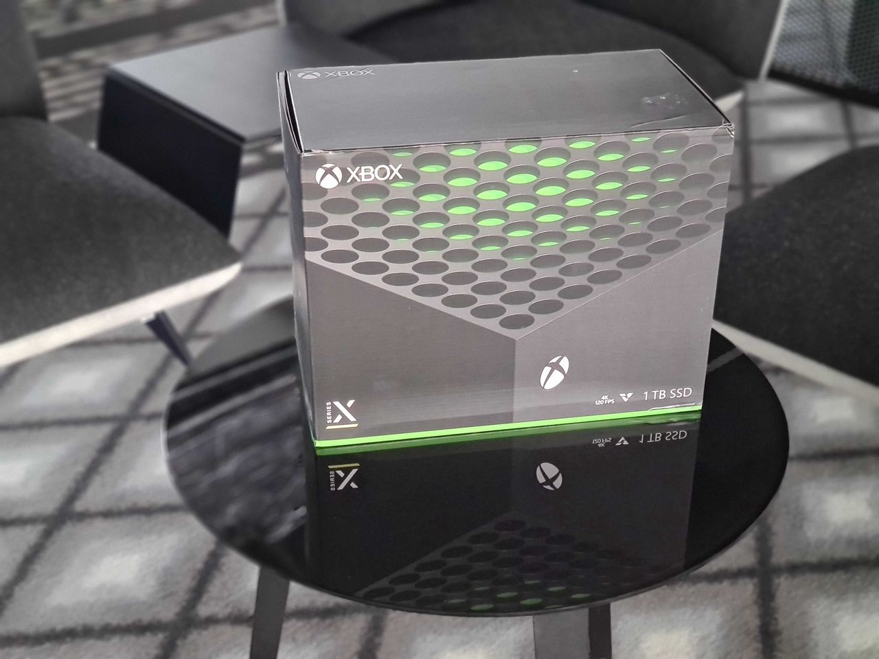 Uwaga, znów przerywamy nadawanie. Czas na unboxing Xbox Series X