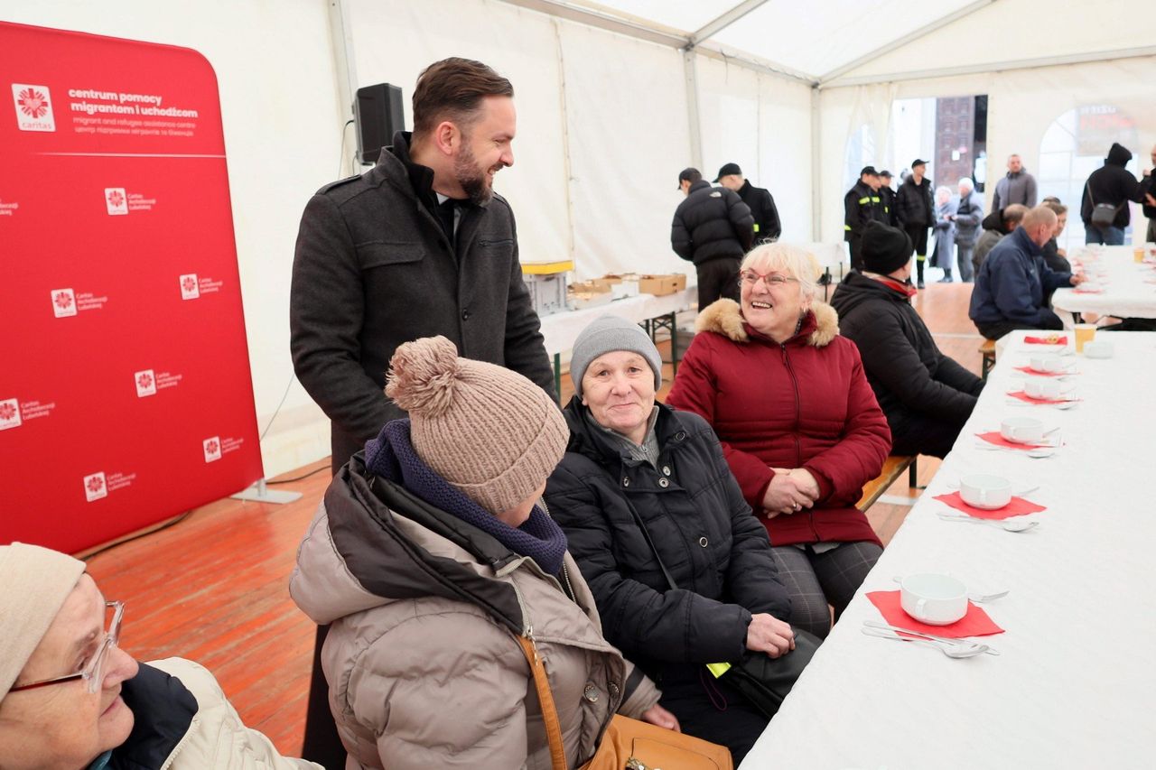 Lublin: Światowy Dzień Ubogich. Na potrzebujących czekał gorący posiłek od Caritasu