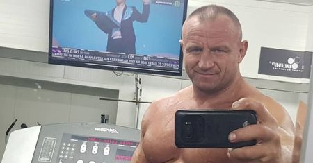 Dziecko do matki w sklepie. Pudzianowski zdębiał
