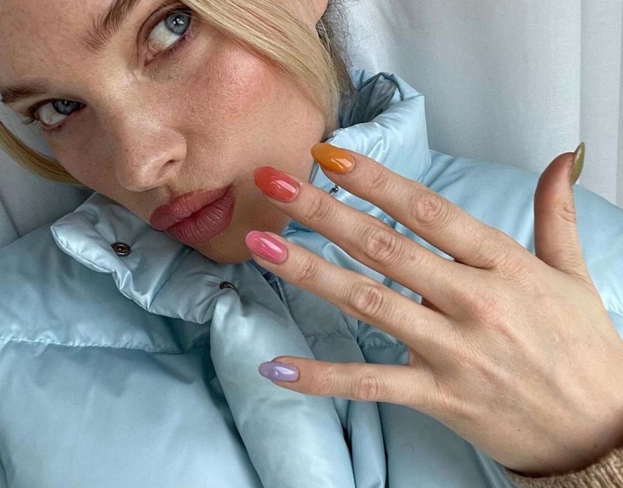 "Russian manicure" is a hit that girls all over the world have fallen in love with.