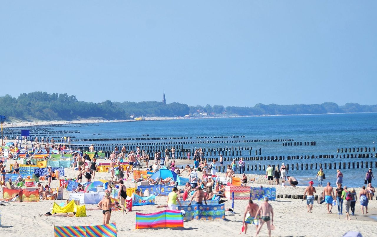 Uprawiali seks na plaży. Para z Mielna już wie, co im za to grozi