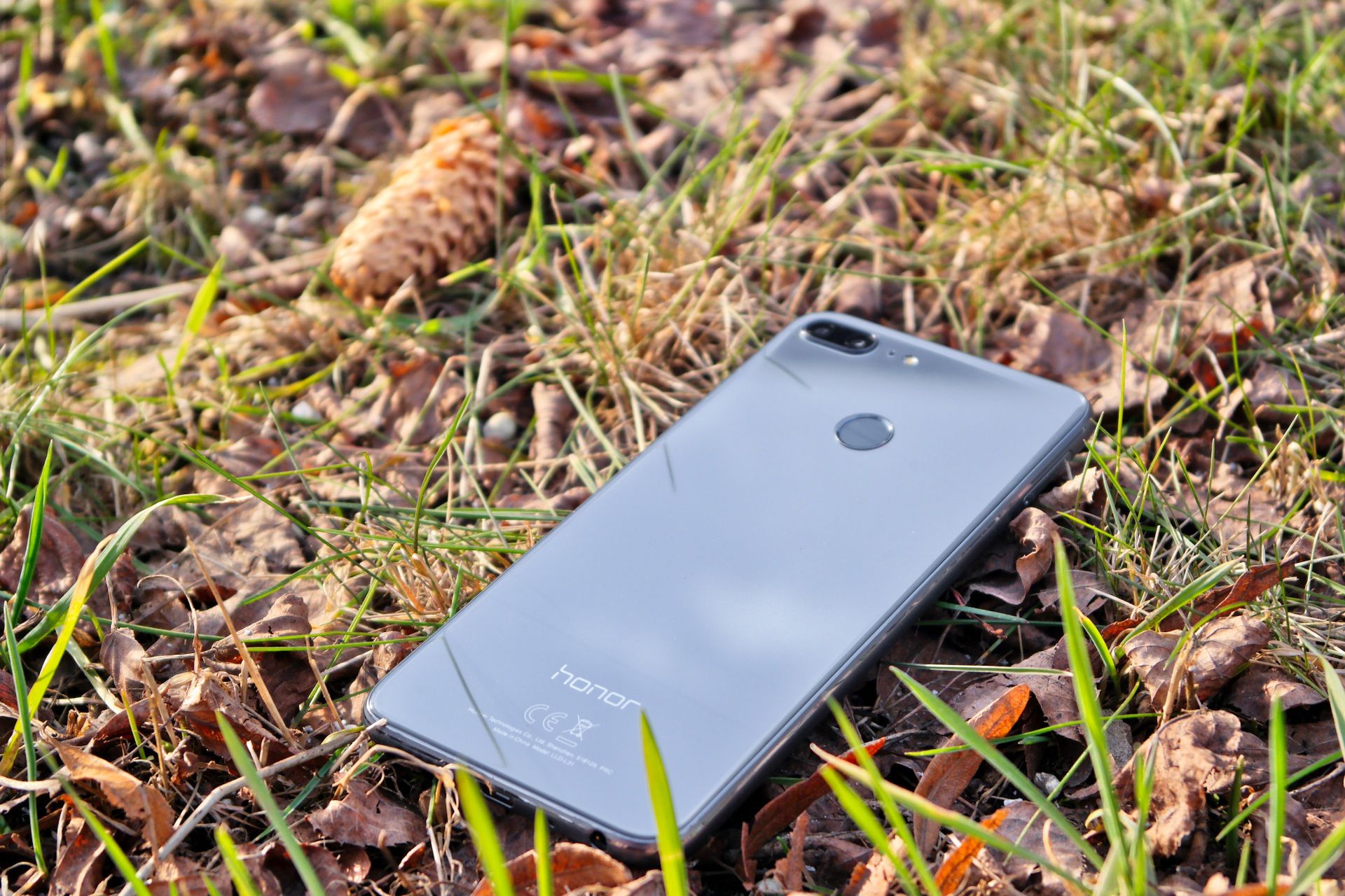 Honor 9 Lite - pierwsze wrażenia. Kosztuje mniej niż 1000 zł, a pod wieloma względami ociera się o górną półkę 4