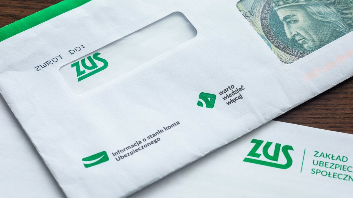 Stock Arkadiusz Zi�?ek
Fot. Arkadiusz Ziolek/East News.
n/z Listy z ZUSu na stole.
ARKADIUSZ ZIOLEK