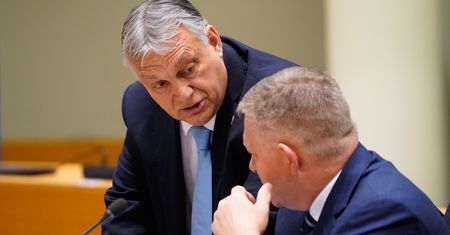 Rosja dopompowuje Węgrów i Słowaków. "Putinówka" znów płynie