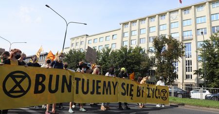Marsz Klimatyczny. Cztery grupy aktywistów przeszły przez Warszawę