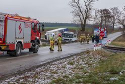 Wypadek kolejowy w Wielkopolsce. Maszynista i kierowca w szpitalu