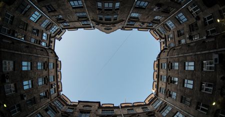 Wakacje czynszowe w TBS. Skok na kasę czy pomoc mieszkańcom?