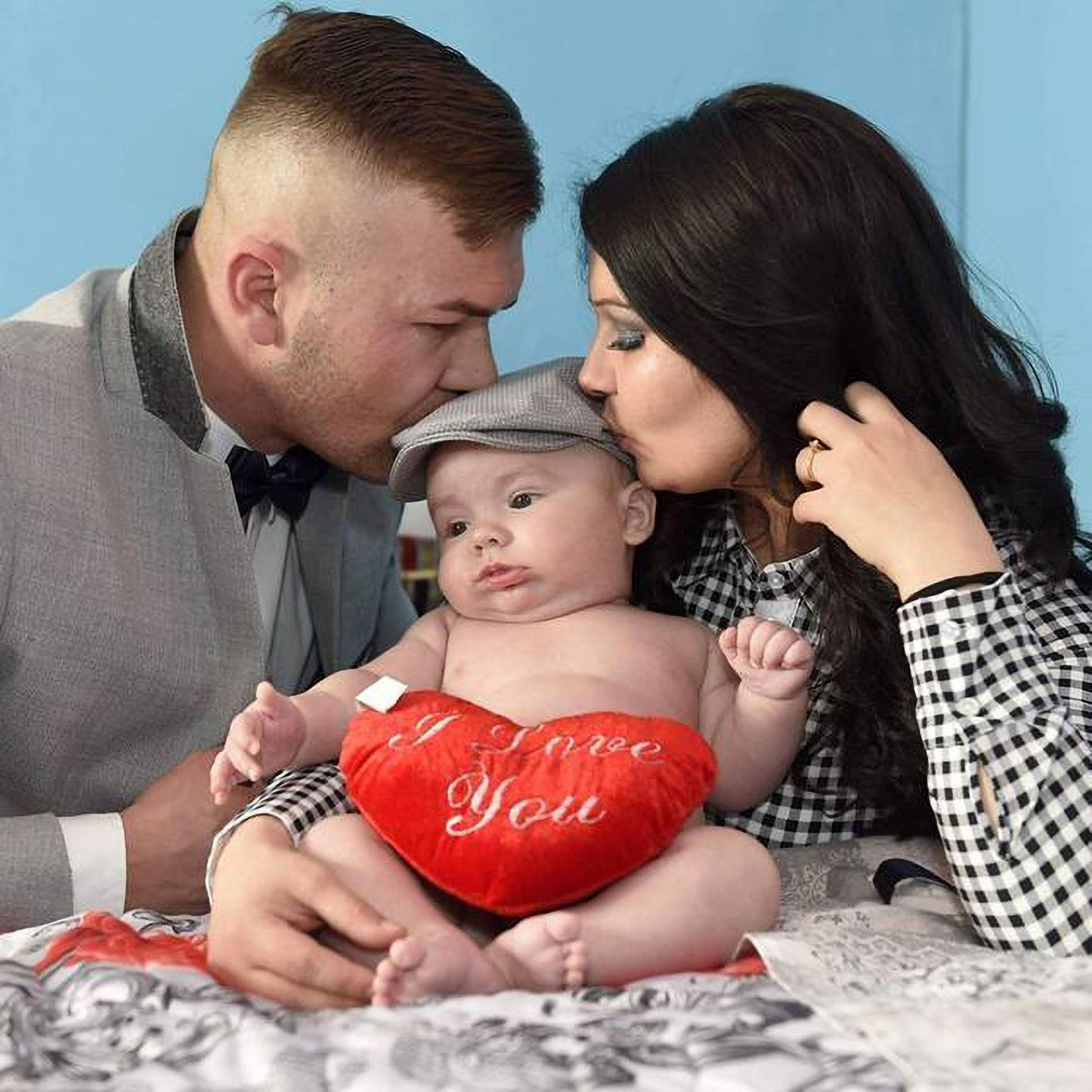 Rodzice udostępniają swoją historię, by ostrzec innych (East News)