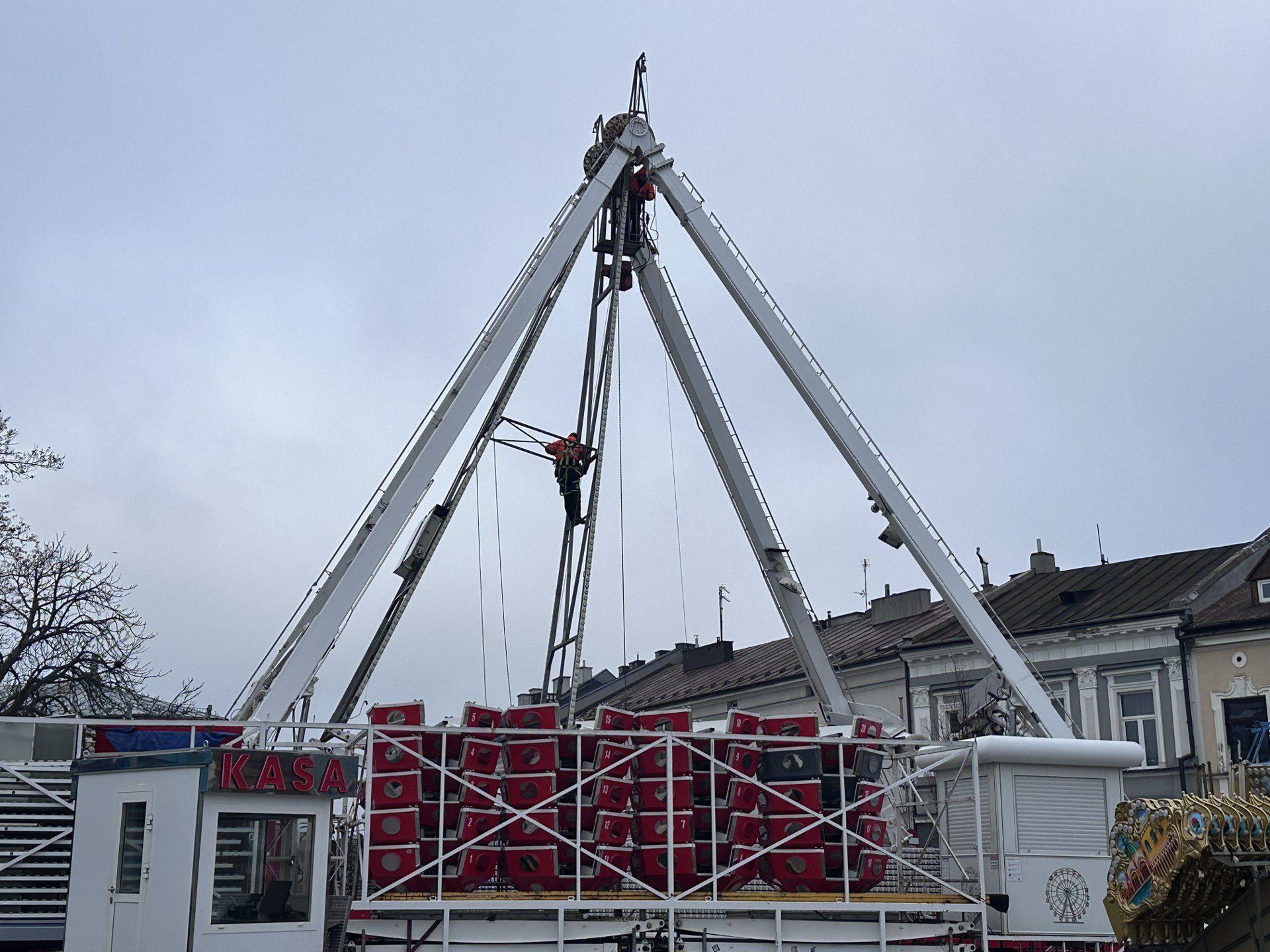 Kolejną atrakcją jest diabelski młyn, czy też koło młyńskie, które również rozpocznie działalność 6 grudnia.