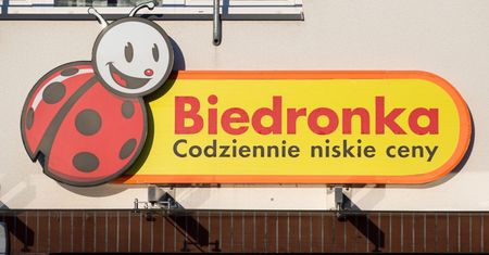 Na loterii w Biedronce można wygrać mieszkanie. Mało kto wie o tym haczyku