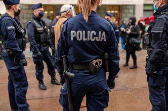 Awantura pod sanepidem. Policja użyła siły wobec protestujących