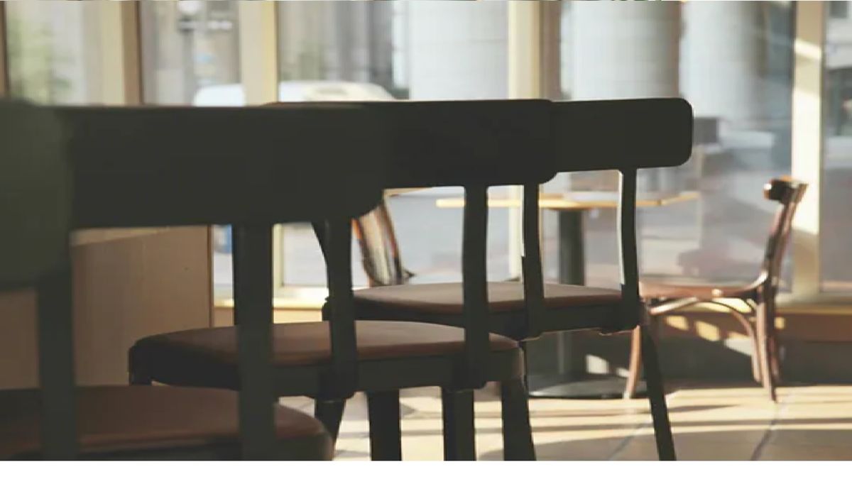 Przez kilka tygodni lokale usługowe były zamknięte. Działają już normalnie, ale klientów nadal jest mniej niż pandemią