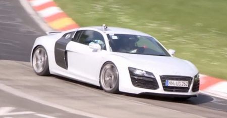 Odświeżone Audi R8 wyszpiegowane raz jeszcze [wideo]