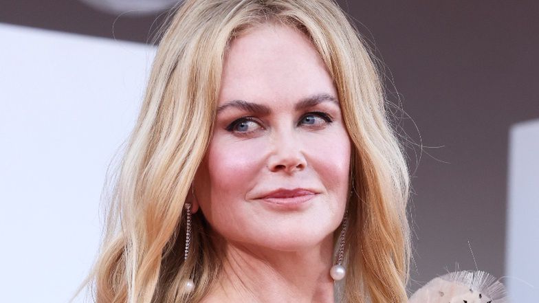 Nicole Kidman sfotografowana BEZ PERUKI na lotnisku