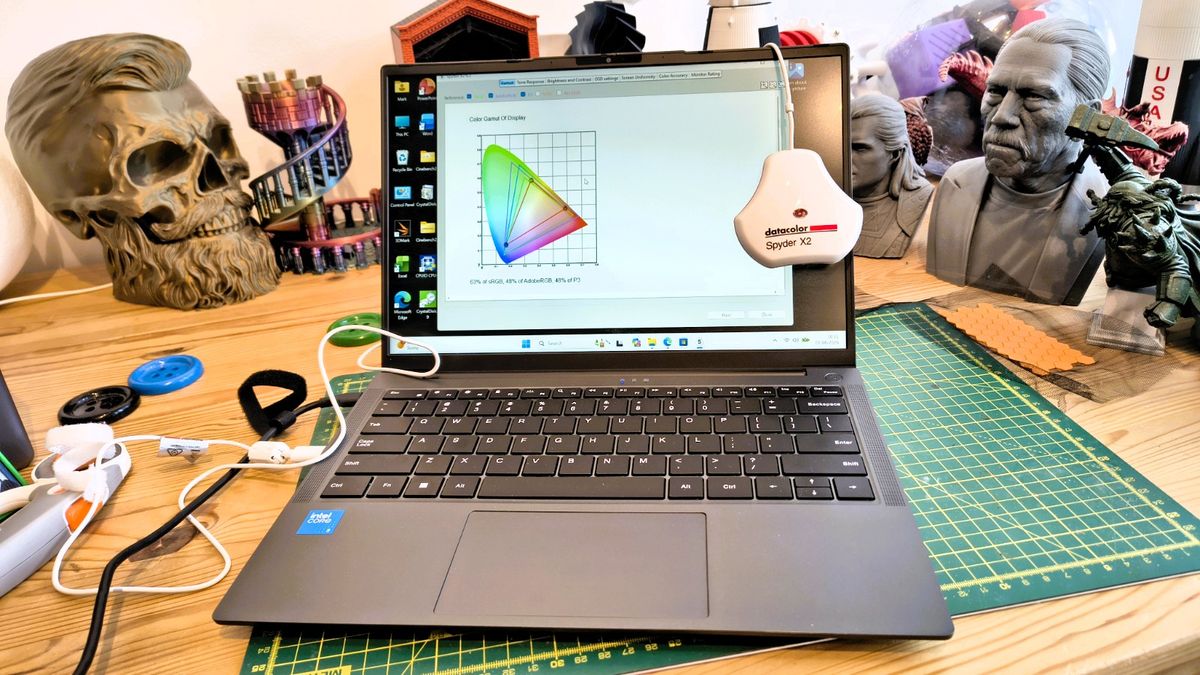 Testerzy zweryfikowali odwzorowanie kolorów w Chuwi UniBook