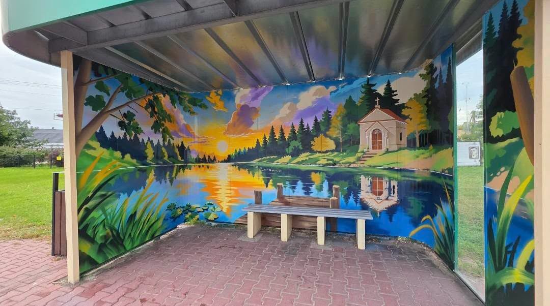 Mural na przystanku 