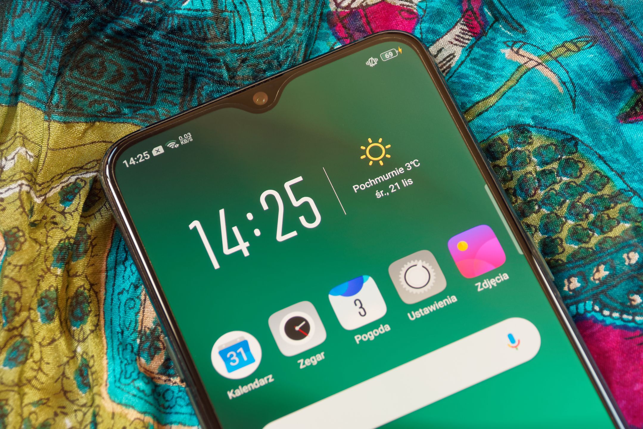 Test Oppo RX17 Pro – smartfon dla prowadzących nocne życie, z błyskawicznym ładowaniem 5