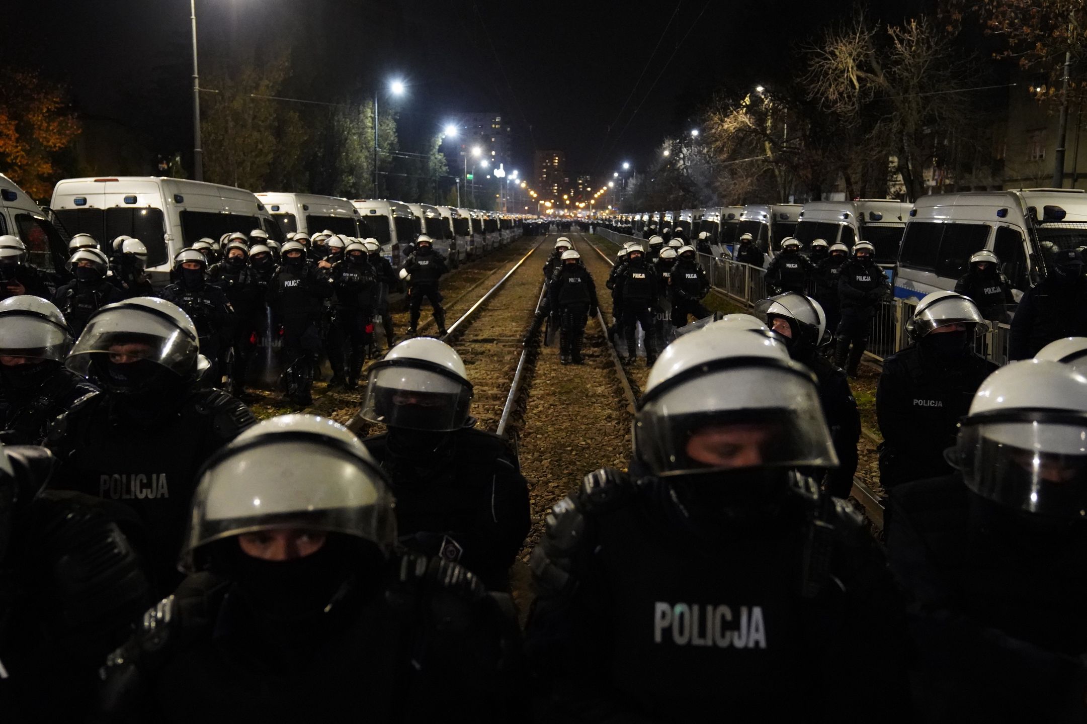 Kordon policji nieopodal domu Jarosława Kaczyńskiego