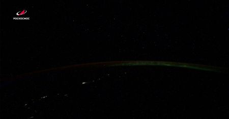 5 niezidentyfikowanych obiektów nad Antarktydą. Nagranie rosyjskiego astronauty