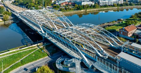 PKP PLK z umową na nową linię. Będą dwa tunele, wiadukty i estakady