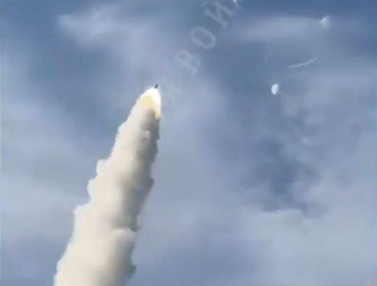 The moment a missile was fired from the Russian air defense system