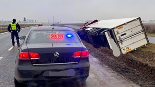 Strzelce Krajeńskie: Ciężarówka z piwem wjechała do rowu na obwodnicy