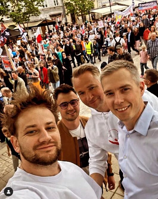 Rafał Patyra i jego koledzy na Narodowym Marszu Życia