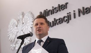 Przemysław Czarnek będzie usuwać "komunistyczne relikty" z podręczników