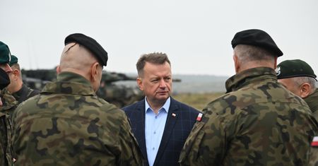 Trzęsienie w wojsku. "Syreny alarmowe zawyły nie tylko w Warszawie" [OPINIA]