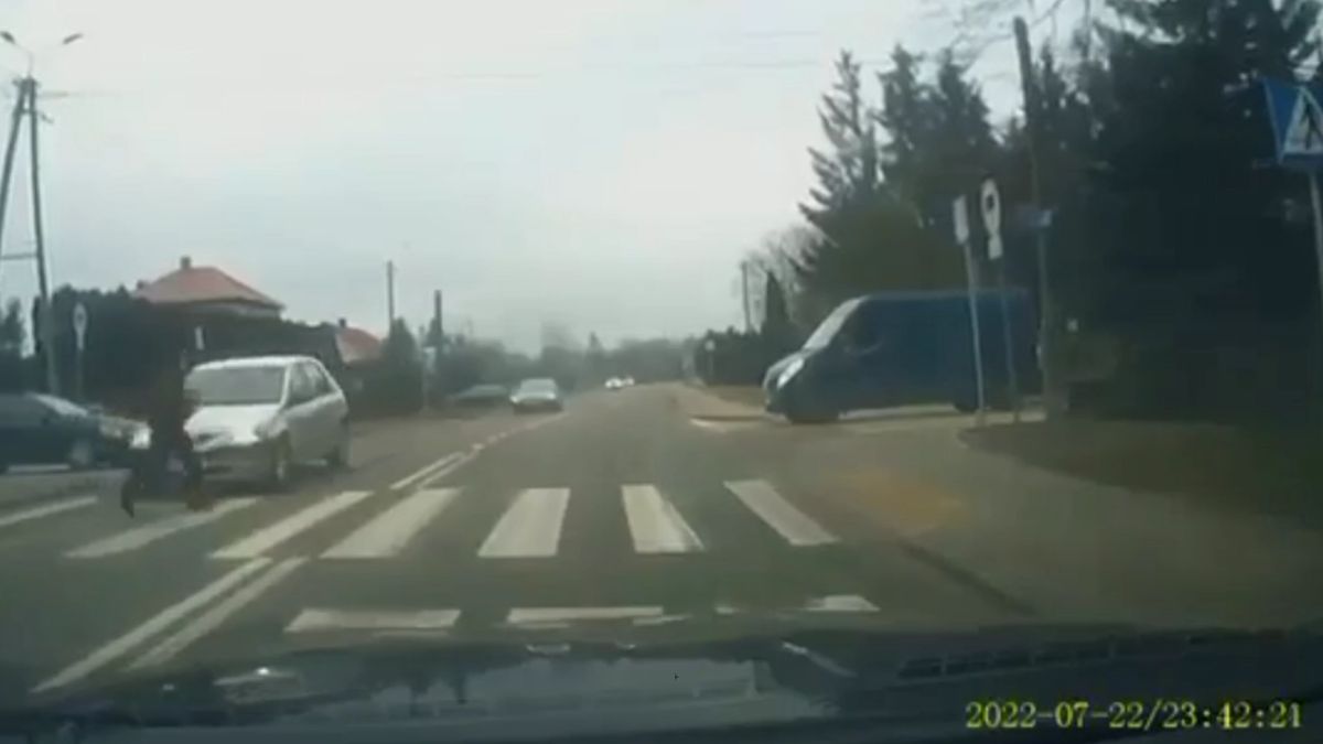 16-latka potrącona na przejściu dla pieszych