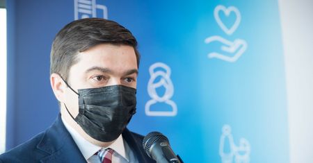 Egzaminy specjalizacyjne odroczone. MZ komentuje zamieszanie z AstraZenecą