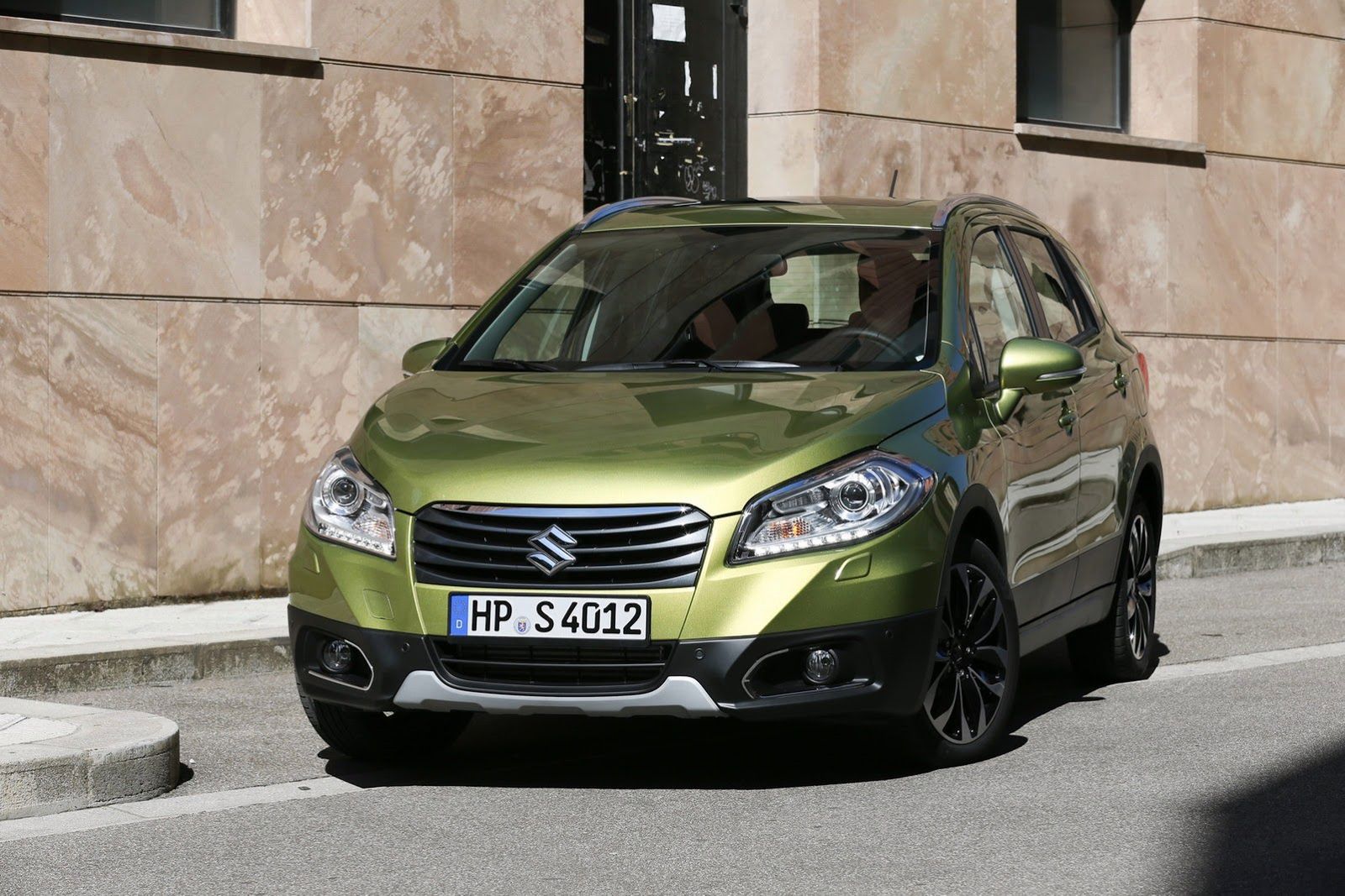 Nowe Suzuki SX4 - japoński crossover w szczegółach [galeria] 11
