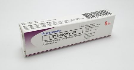 Erytromycyna – preparaty, wskazania, działanie i przeciwwskazania