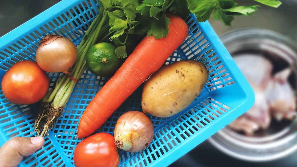 Które warzywa lepiej jeść na surowo, a które po obróbce termicznej i dlaczego?