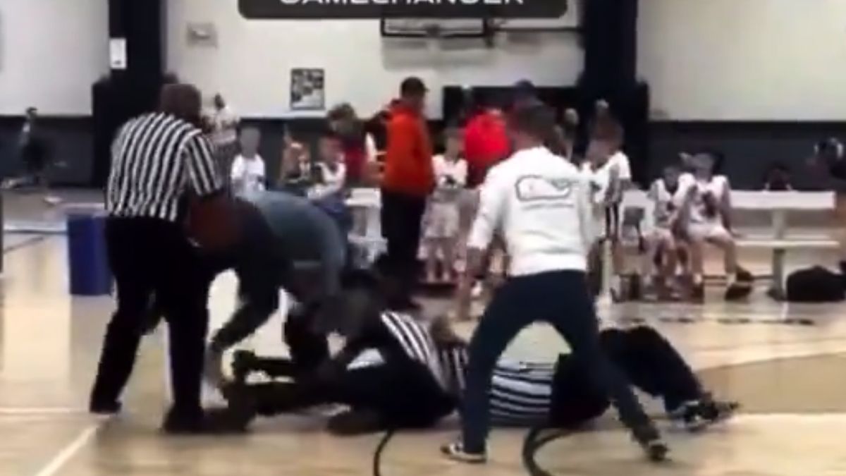 Bójka podczas meczu dzieci